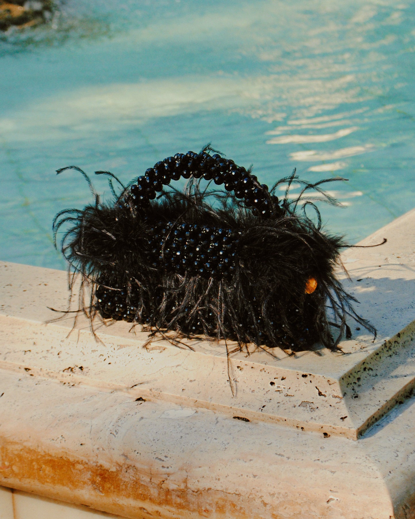 FEATHERS / PLUS SIZE