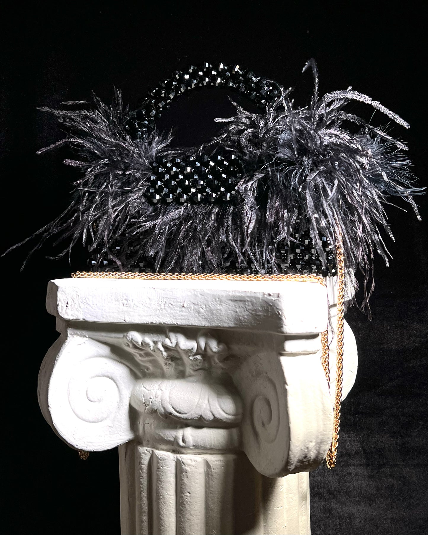 FEATHERS / PLUS SIZE